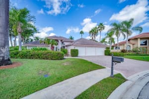 600 Laurel Ln, Pembroke Pines, FL 33027, Sold 01/31/20
