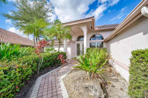 600 Laurel Ln, Pembroke Pines, FL 33027, Sold 01/31/20