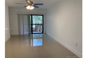 660 W Park Dr, Miami, FL 33172, Sold 01/31/20