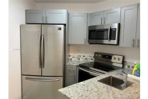 660 W Park Dr, Miami, FL 33172, Sold 01/31/20