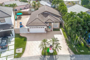 8224 NW 199th Terrace, Hialeah, FL 33015, Sold 04/10/20