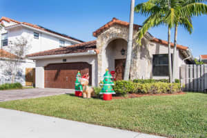 851 NW 104 Ave, Miami, FL 33172, Sold 09/25/20