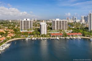 3610 Yacht Club Dr, Miami, FL 33180, Sold 07/01/20