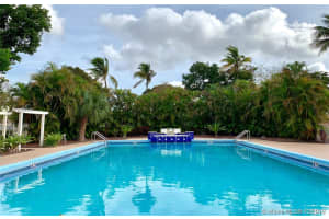 7040 NW 179th St, Hialeah, FL 33015, Sold 01/13/20
