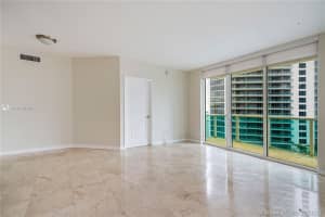 186 SE 12th Terrace, Miami, FL 33131, Sold 03/13/20