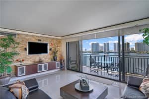Bay Country Club, 17720 N Bay Rd #8c, Sunny Isles Beach, FL 33160, Sold 01/28/21
