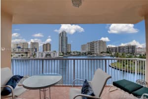 121 Golden Isles Dr, Hallandale Beach, FL 33009, Sold 08/19/20