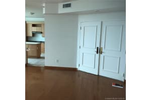 300 South Pointe Dr, Miami Beach, FL 33139, Sold 06/08/20