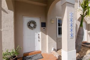 16606 NW 72nd Pl, Miami Lakes, FL 33014, Sold 03/20/20