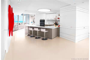 1000 South Pointe Dr, Miami Beach, FL 33139, Sold 07/13/21