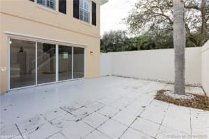 25 Oakleaf Ct, Jupiter, FL 33469, Sold 07/10/20