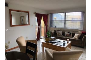 8877 Fontainebleau Blvd, Miami, FL 33172, Sold 03/11/20