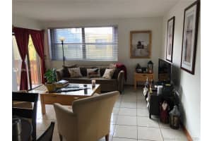 8877 Fontainebleau Blvd, Miami, FL 33172, Sold 03/11/20