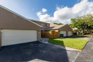 5126 S University Dr, Davie, FL 33328, Sold 03/27/20