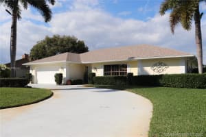 4 Forest Park Dr, Vero Beach, FL 32962, Sold 03/11/20