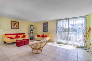 1045 10th St, Miami Beach, FL 33139, Sold 04/14/20