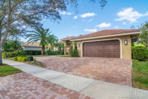 246 Landings Blvd, Weston, FL 33327, Sold 03/06/20