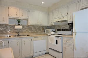 250 181 Dr, Sunny Isles Beach, FL 33160, Sold 02/21/20