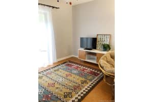 20945 Bay Ct, Miami, FL 33180, Sold 04/21/21