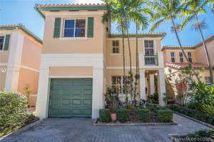 8366 NW 142nd St, Hialeah, FL 33016, Sold 03/31/20