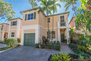 8366 NW 142nd St, Hialeah, FL 33016, Sold 03/31/20
