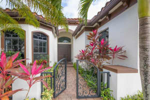 8725 NW 41st St, Hollywood, FL 33024, Sold 06/04/20