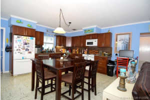 622 Island Dr, Key Largo, FL 33037, Sold 10/16/20
