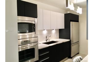 3375 N Country Club Dr, Miami, FL 33180, Sold 03/06/20