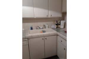 290 W Park Dr, Miami, FL 33172, Sold 07/02/20