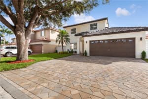 8240 NW 199th Terrace, Hialeah, FL 33015, Sold 03/13/20