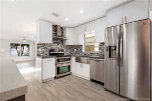 8240 NW 199th Terrace, Hialeah, FL 33015, Sold 03/13/20