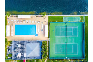 600 Parkview Dr, Hallandale Beach, FL 33009, Sold 11/16/20
