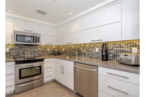 17500 N Bay Rd s905, Sunny Isles Beach, FL 33160, Sold 05/28/20