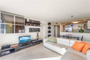 465 Ocean Dr, Miami Beach, FL 33139, Sold 03/05/20