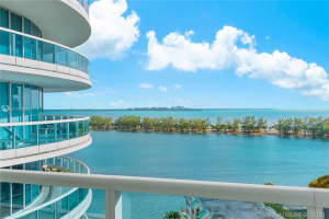 Add Building Entrance, 2127 Brickell Ave, Miami, FL 33129, Sold 04/03/20