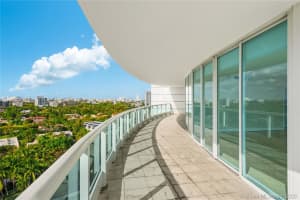 Add Building Entrance, 2127 Brickell Ave, Miami, FL 33129, Sold 04/03/20