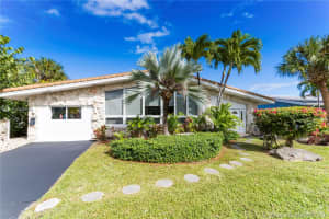 1901 NE 118th Rd, North Miami, FL 33181, Sold 09/03/20