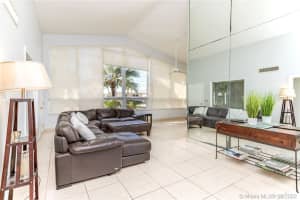 1901 NE 118th Rd, North Miami, FL 33181, Sold 09/03/20