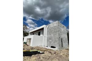 7223 SW 52nd Ct, Miami, FL 33143, Sold 03/04/22