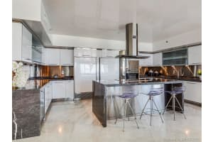 400 Alton Rd, Miami Beach, FL 33139, Sold 04/02/20