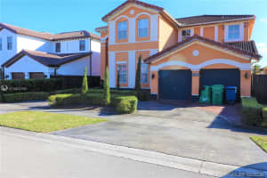 8872 NW 181st St, Hialeah Gardens, FL 33018, Sold 06/01/20