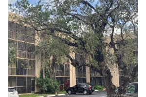 8615 NW 8th St, Miami, FL 33126, Sold 04/03/20