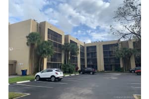 8615 NW 8th St, Miami, FL 33126, Sold 04/03/20
