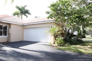 10040 NW 4th St, Plantation, FL 33324, Sold 03/12/20