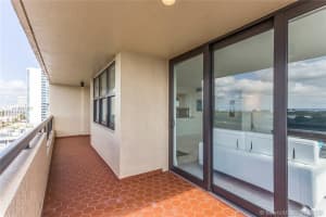 2555 Collins Ave, Miami, FL 33140, Sold 03/17/21