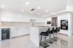 Add Building Entrance, 2127 Brickell Ave, Miami, FL 33129, Sold 05/27/21