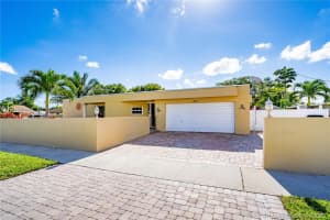 303 SW 33rd Ave, Deerfield Beach, FL 33442, Sold 04/15/20