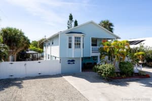 7868 Buccaneer Dr, Fort Myers Beach, FL 33931, Sold 03/31/20