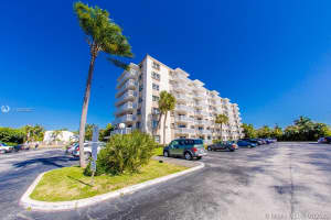 1831 NE 38th St, Fort Lauderdale, FL 33308, Sold 03/23/20