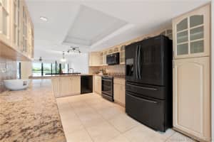 4953 SW 71st Pl, Miami, FL 33155, Sold 03/02/20